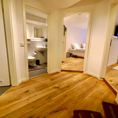 Maisonette Loft Near Cathedral Apartment